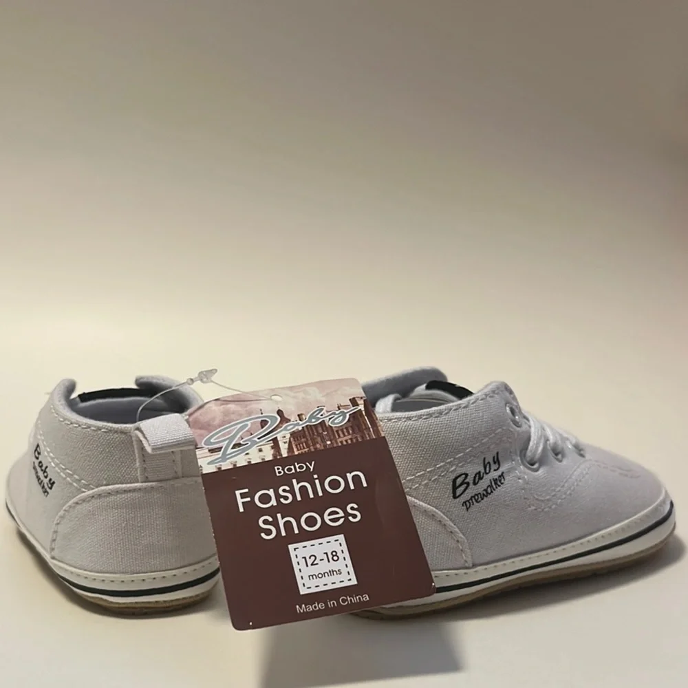 NWT Baby Pre-Walker White Shoes 12-18 months